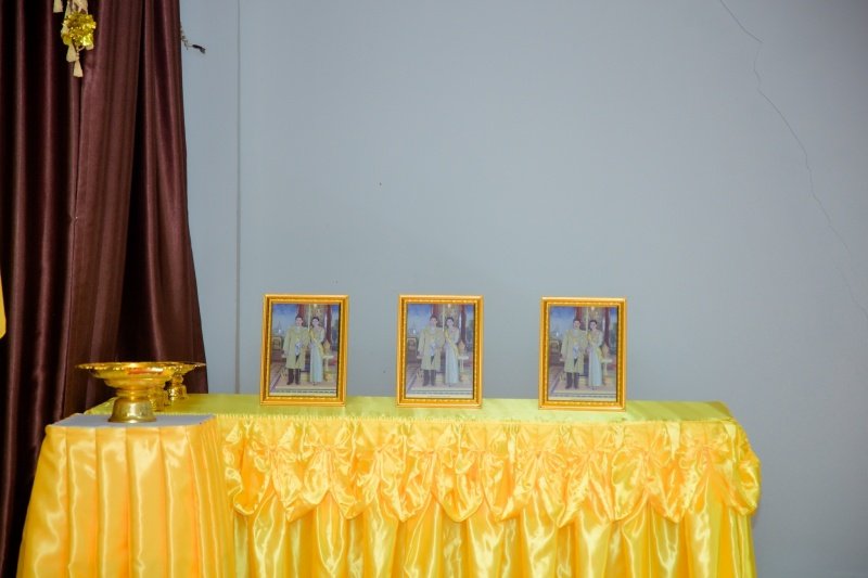 พิธีรับพระราชทานพระบรมฉายาลักษณ์พระบาทสมเด็จพระเจ้าอยู่หัวที่ฉายกับสมเด็จพระนางเจ้าฯ พระบรมราชินี เพื่อเชิญไปประดิษฐาน ณ เทศบาลตำบลปักธงชัยและศูนย์พัฒนาเด็กเล็กเทศบาลตำบลปักธงชัย เพื่อแสดงความจงรักภักดีและน้อมนำสำนึกในพระมหากรุณาธิคุณต่อสถาบันพระมหากษัตริย์ วันที่ 24 พฤษภาคม 2567 ณ หอประชุมเทศบาลตำบลปักธงชัย