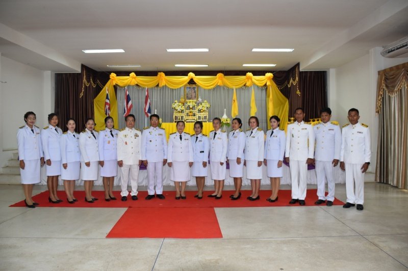 พิธีรับพระราชทานพระบรมฉายาลักษณ์พระบาทสมเด็จพระเจ้าอยู่หัวที่ฉายกับสมเด็จพระนางเจ้าฯ พระบรมราชินี เพื่อเชิญไปประดิษฐาน ณ เทศบาลตำบลปักธงชัยและศูนย์พัฒนาเด็กเล็กเทศบาลตำบลปักธงชัย เพื่อแสดงความจงรักภักดีและน้อมนำสำนึกในพระมหากรุณาธิคุณต่อสถาบันพระมหากษัตริย์ วันที่ 24 พฤษภาคม 2567 ณ หอประชุมเทศบาลตำบลปักธงชัย