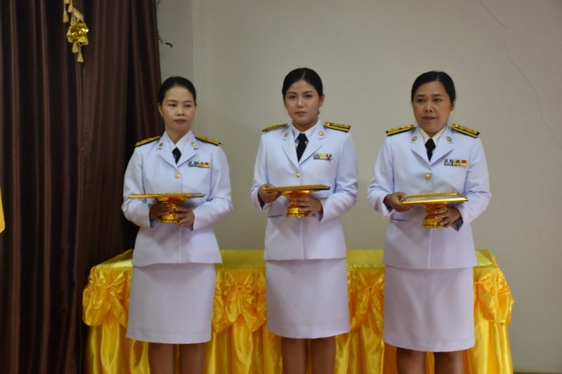 พิธีรับพระราชทานพระบรมฉายาลักษณ์พระบาทสมเด็จพระเจ้าอยู่หัวที่ฉายกับสมเด็จพระนางเจ้าฯ พระบรมราชินี เพื่อเชิญไปประดิษฐาน ณ เทศบาลตำบลปักธงชัยและศูนย์พัฒนาเด็กเล็กเทศบาลตำบลปักธงชัย เพื่อแสดงความจงรักภักดีและน้อมนำสำนึกในพระมหากรุณาธิคุณต่อสถาบันพระมหากษัตริย์ วันที่ 24 พฤษภาคม 2567 ณ หอประชุมเทศบาลตำบลปักธงชัย