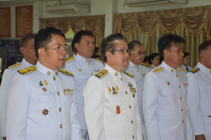 พิธีรับพระราชทานพระบรมฉายาลักษณ์พระบาทสมเด็จพระเจ้าอยู่หัวที่ฉายกับสมเด็จพระนางเจ้าฯ พระบรมราชินี เพื่อเชิญไปประดิษฐาน ณ เทศบาลตำบลปักธงชัยและศูนย์พัฒนาเด็กเล็กเทศบาลตำบลปักธงชัย เพื่อแสดงความจงรักภักดีและน้อมนำสำนึกในพระมหากรุณาธิคุณต่อสถาบันพระมหากษัตริย์ วันที่ 24 พฤษภาคม 2567 ณ หอประชุมเทศบาลตำบลปักธงชัย