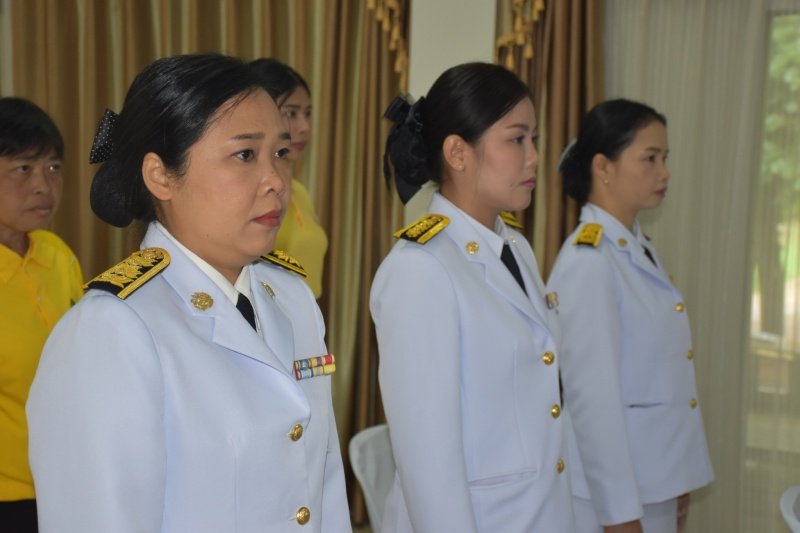 พิธีรับพระราชทานพระบรมฉายาลักษณ์พระบาทสมเด็จพระเจ้าอยู่หัวที่ฉายกับสมเด็จพระนางเจ้าฯ พระบรมราชินี เพื่อเชิญไปประดิษฐาน ณ เทศบาลตำบลปักธงชัยและศูนย์พัฒนาเด็กเล็กเทศบาลตำบลปักธงชัย เพื่อแสดงความจงรักภักดีและน้อมนำสำนึกในพระมหากรุณาธิคุณต่อสถาบันพระมหากษัตริย์ วันที่ 24 พฤษภาคม 2567 ณ หอประชุมเทศบาลตำบลปักธงชัย