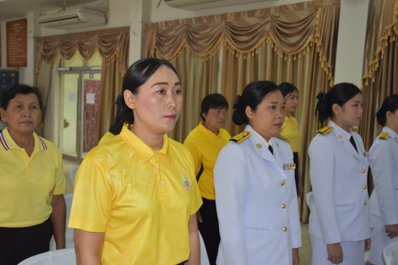 พิธีรับพระราชทานพระบรมฉายาลักษณ์พระบาทสมเด็จพระเจ้าอยู่หัวที่ฉายกับสมเด็จพระนางเจ้าฯ พระบรมราชินี เพื่อเชิญไปประดิษฐาน ณ เทศบาลตำบลปักธงชัยและศูนย์พัฒนาเด็กเล็กเทศบาลตำบลปักธงชัย เพื่อแสดงความจงรักภักดีและน้อมนำสำนึกในพระมหากรุณาธิคุณต่อสถาบันพระมหากษัตริย์ วันที่ 24 พฤษภาคม 2567 ณ หอประชุมเทศบาลตำบลปักธงชัย