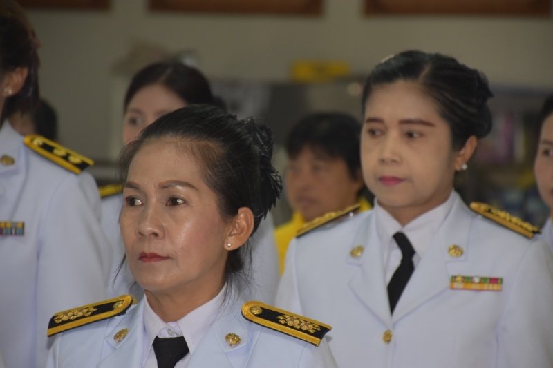 พิธีรับพระราชทานพระบรมฉายาลักษณ์พระบาทสมเด็จพระเจ้าอยู่หัวที่ฉายกับสมเด็จพระนางเจ้าฯ พระบรมราชินี เพื่อเชิญไปประดิษฐาน ณ เทศบาลตำบลปักธงชัยและศูนย์พัฒนาเด็กเล็กเทศบาลตำบลปักธงชัย เพื่อแสดงความจงรักภักดีและน้อมนำสำนึกในพระมหากรุณาธิคุณต่อสถาบันพระมหากษัตริย์ วันที่ 24 พฤษภาคม 2567 ณ หอประชุมเทศบาลตำบลปักธงชัย