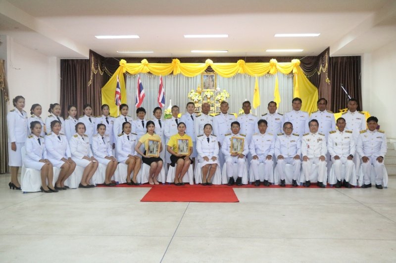 พิธีรับพระราชทานพระบรมฉายาลักษณ์พระบาทสมเด็จพระเจ้าอยู่หัวที่ฉายกับสมเด็จพระนางเจ้าฯ พระบรมราชินี เพื่อเชิญไปประดิษฐาน ณ เทศบาลตำบลปักธงชัยและศูนย์พัฒนาเด็กเล็กเทศบาลตำบลปักธงชัย เพื่อแสดงความจงรักภักดีและน้อมนำสำนึกในพระมหากรุณาธิคุณต่อสถาบันพระมหากษัตริย์ วันที่ 24 พฤษภาคม 2567 ณ หอประชุมเทศบาลตำบลปักธงชัย