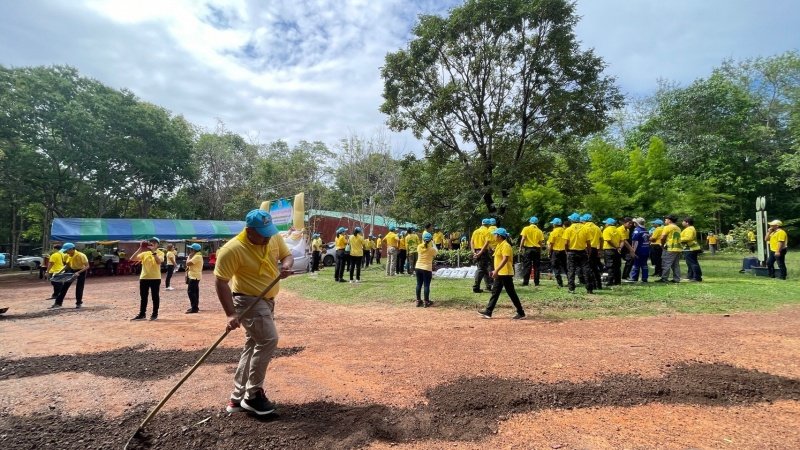 เทศบาลตำบลปักธงชัยเข้าร่วมกิจกรรมบำรุงรักษาต้นไม้ทรงปลูก และกิจกรรมจิตอาสาปลูกต้นไม้ตามโครงการเฉลิมเฉลิมพระเกียรติพระบาทสมเด็จพระเจ้าอยู่หัว เนื่องในโอกาสพระราชพิธีมหามงคลเฉลิมพระชนมพรรษา 6 รอบ 28 กรกฎาคม 2567 วันพุธที่ 24 กรกฎาคม 2567 ณ ต้นประดู่ป่า ในเขตห้ามล่าสัตว์ป่าป่าเขาภูหลวง แปลงปลูกป่า FPT 49