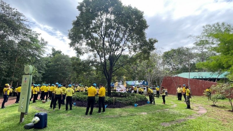 เทศบาลตำบลปักธงชัยเข้าร่วมกิจกรรมบำรุงรักษาต้นไม้ทรงปลูก และกิจกรรมจิตอาสาปลูกต้นไม้ตามโครงการเฉลิมเฉลิมพระเกียรติพระบาทสมเด็จพระเจ้าอยู่หัว เนื่องในโอกาสพระราชพิธีมหามงคลเฉลิมพระชนมพรรษา 6 รอบ 28 กรกฎาคม 2567 วันพุธที่ 24 กรกฎาคม 2567 ณ ต้นประดู่ป่า ในเขตห้ามล่าสัตว์ป่าป่าเขาภูหลวง แปลงปลูกป่า FPT 49