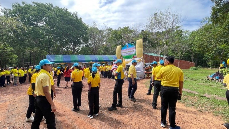 เทศบาลตำบลปักธงชัยเข้าร่วมกิจกรรมบำรุงรักษาต้นไม้ทรงปลูก และกิจกรรมจิตอาสาปลูกต้นไม้ตามโครงการเฉลิมเฉลิมพระเกียรติพระบาทสมเด็จพระเจ้าอยู่หัว เนื่องในโอกาสพระราชพิธีมหามงคลเฉลิมพระชนมพรรษา 6 รอบ 28 กรกฎาคม 2567 วันพุธที่ 24 กรกฎาคม 2567 ณ ต้นประดู่ป่า ในเขตห้ามล่าสัตว์ป่าป่าเขาภูหลวง แปลงปลูกป่า FPT 49