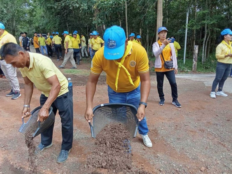 เทศบาลตำบลปักธงชัยเข้าร่วมกิจกรรมบำรุงรักษาต้นไม้ทรงปลูก และกิจกรรมจิตอาสาปลูกต้นไม้ตามโครงการเฉลิมเฉลิมพระเกียรติพระบาทสมเด็จพระเจ้าอยู่หัว เนื่องในโอกาสพระราชพิธีมหามงคลเฉลิมพระชนมพรรษา 6 รอบ 28 กรกฎาคม 2567 วันพุธที่ 24 กรกฎาคม 2567 ณ ต้นประดู่ป่า ในเขตห้ามล่าสัตว์ป่าป่าเขาภูหลวง แปลงปลูกป่า FPT 49