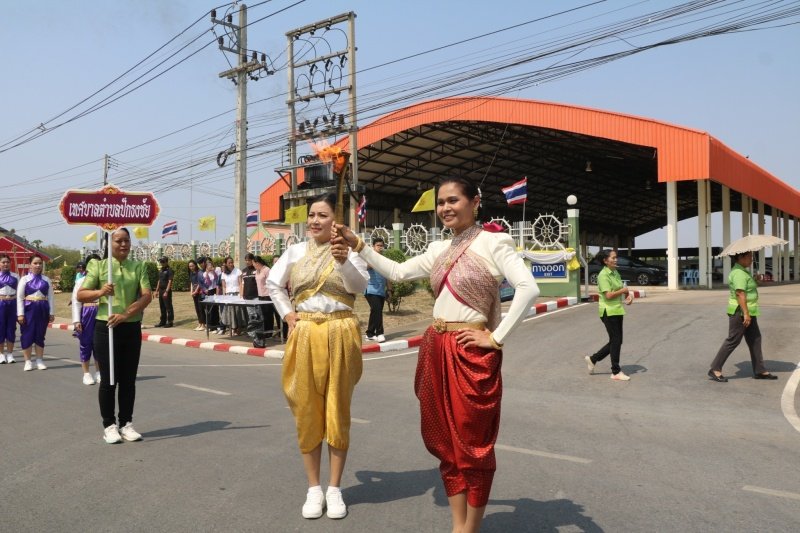 ร่วมกิจกรรมวิ่งคบไฟในพิธีเปิดงานฉลองวันแห่งชัยชนะท้าวสุรนารี ประจำปี 2567 และร่วมจัดชุดการแสดง "รำนางด้ง" ในขบวนผ้าไหมดีและหมี่โคราช ณ บริเวณลานอนุสาวรีย์ท้าวสุรนารี เพื่อเทิดทูนวีรกรรมของท้าวสุรนารี วีรสตรีไทย ส่งเสริมการอนุรักษ์ประเพณีวัฒนธรรมท้องถิ่นอันดีงาม 

วันที่ 23 มีนาคม 2567