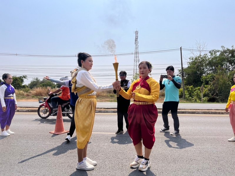 ร่วมกิจกรรมวิ่งคบไฟในพิธีเปิดงานฉลองวันแห่งชัยชนะท้าวสุรนารี ประจำปี 2567 และร่วมจัดชุดการแสดง "รำนางด้ง" ในขบวนผ้าไหมดีและหมี่โคราช ณ บริเวณลานอนุสาวรีย์ท้าวสุรนารี เพื่อเทิดทูนวีรกรรมของท้าวสุรนารี วีรสตรีไทย ส่งเสริมการอนุรักษ์ประเพณีวัฒนธรรมท้องถิ่นอันดีงาม 

วันที่ 23 มีนาคม 2567