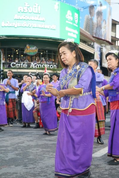 ร่วมกิจกรรมวิ่งคบไฟในพิธีเปิดงานฉลองวันแห่งชัยชนะท้าวสุรนารี ประจำปี 2567 และร่วมจัดชุดการแสดง "รำนางด้ง" ในขบวนผ้าไหมดีและหมี่โคราช ณ บริเวณลานอนุสาวรีย์ท้าวสุรนารี เพื่อเทิดทูนวีรกรรมของท้าวสุรนารี วีรสตรีไทย ส่งเสริมการอนุรักษ์ประเพณีวัฒนธรรมท้องถิ่นอันดีงาม 

วันที่ 23 มีนาคม 2567