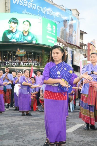 ร่วมกิจกรรมวิ่งคบไฟในพิธีเปิดงานฉลองวันแห่งชัยชนะท้าวสุรนารี ประจำปี 2567 และร่วมจัดชุดการแสดง "รำนางด้ง" ในขบวนผ้าไหมดีและหมี่โคราช ณ บริเวณลานอนุสาวรีย์ท้าวสุรนารี เพื่อเทิดทูนวีรกรรมของท้าวสุรนารี วีรสตรีไทย ส่งเสริมการอนุรักษ์ประเพณีวัฒนธรรมท้องถิ่นอันดีงาม 

วันที่ 23 มีนาคม 2567