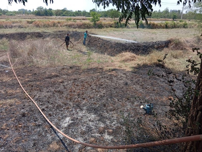 งานป้องกันและบรรเทาสาธารณภัย สำนักปลัดเทศบาล เทศบาลตำบลปักธงชัย ออกช่วยระงับเหตุไฟไหม้ ในพื้นที่รับผิดชอบและพื้นที่ข้างเคียง