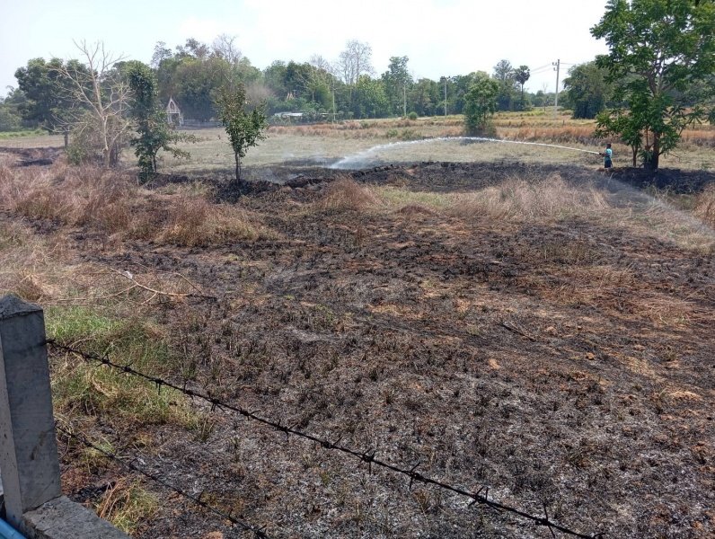 งานป้องกันและบรรเทาสาธารณภัย สำนักปลัดเทศบาล เทศบาลตำบลปักธงชัย ออกช่วยระงับเหตุไฟไหม้ ในพื้นที่รับผิดชอบและพื้นที่ข้างเคียง