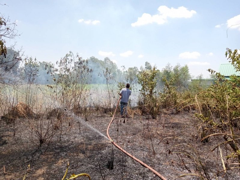งานป้องกันและบรรเทาสาธารณภัย สำนักปลัดเทศบาล เทศบาลตำบลปักธงชัย ออกช่วยระงับเหตุไฟไหม้ ในพื้นที่รับผิดชอบและพื้นที่ข้างเคียง
