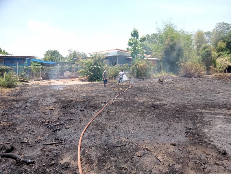 งานป้องกันและบรรเทาสาธารณภัย สำนักปลัดเทศบาล เทศบาลตำบลปักธงชัย ออกช่วยระงับเหตุไฟไหม้ ในพื้นที่รับผิดชอบและพื้นที่ข้างเคียง