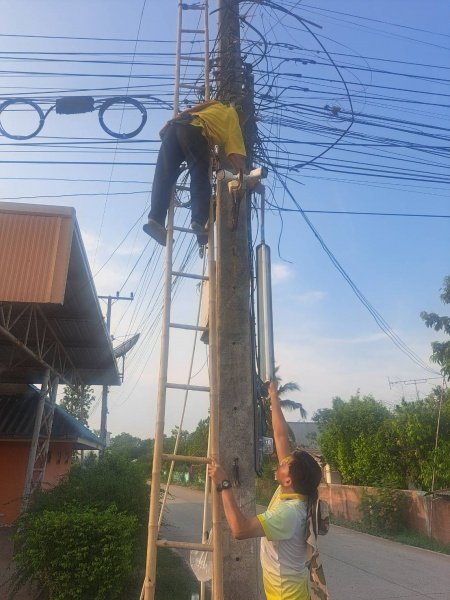 กองช่าง เทศบาลตำบลปักธงชัย ซ่อมแซมไฟฟ้าสาธารณะ เพื่อแก้ไขปัญหาความเดือดร้อน ลดการเกิดอุบัติเหตุ ป้องกันเหตุร้ายในพื้นที่เทศบาลตำบลปักธงชัย ประจำเดือนมกราคม – มีนาคม 2567