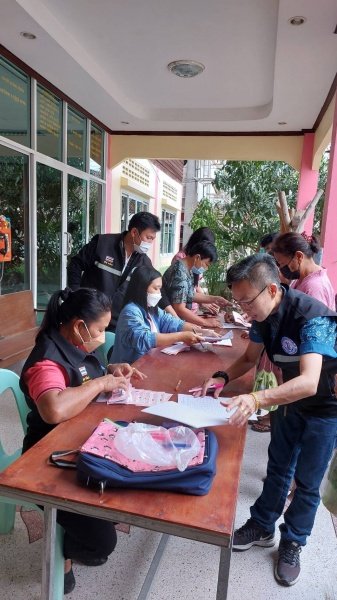 งานพัฒนาชุมชน และกองสาธารณสุขและสิ่งแวดล้อมเทศบาลตำบลปักธงชัย ออกจ่ายเบี้ยยังชีพและบริการจัดเก็บค่าบริการเก็บขนขยะช่วงเดือนมกราคม– มีนาคม 2566