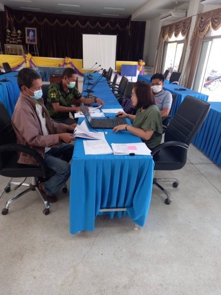 ประชุมคณะกรรมการพิจารณาผลการประกวดราคาอิเล็กทรอนิกส์ โครงการก่อสร้างถนนคอนกรีตเสริมเหล็ก สายศาลตาปู่เชื่อมต่อเขตโคกไทย บ้านดู่ใน หมู่ที่ 16 ช่วงที่ 1 กว้าง 5 เมตร ยาว 825 เมตร หนา 0.15 เมตร เทศบาลตำบลปักธงชัย อำเภอปักธงชัย จังหวัดนครราชสีมา

