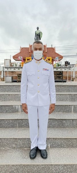 เทศบาลตำบลปักธงชัย เข้าร่วมพิธีทำบุญตักบาตร พิธีวางพานพุ่มและถวายบังคมเนื่องในวันคล้ายวันพระบรมราชสมภพพระบาทสมเด็จพระบรมชนกาธิเบศร มหาภูมิพลอดุลยเดชมหาราช บรมนาถบพิตร วันชาติ และวันพ่อแห่งชาติ ณ หอประชุมอำเภอปักธงชัยเพื่อสดุดีพระเกียรติคุณและน้อมรำลึกในพระมหากรุณาธิคุณอันหาที่สุดมิได้