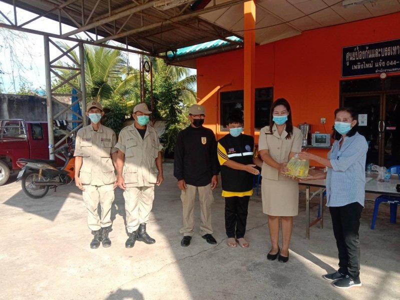 เทศบาลตำบลปักธงชัยตั้งจุดบริการประชาชน (ด่านชุมชน) ช่วงเทศกาลปีใหม่ 2565 วันที่ 29 ธันวาคม 2564 - 4 มกราคม 2565 เพื่อดูแลความปลอดภัยให้กับประชาชนในพื้นที่และผู้ใช้รถใช้ถนน ชีวิตวิถีใหม่ ขับขี่อยา่งปลอดภัย ไร้อุบัติเหตุ