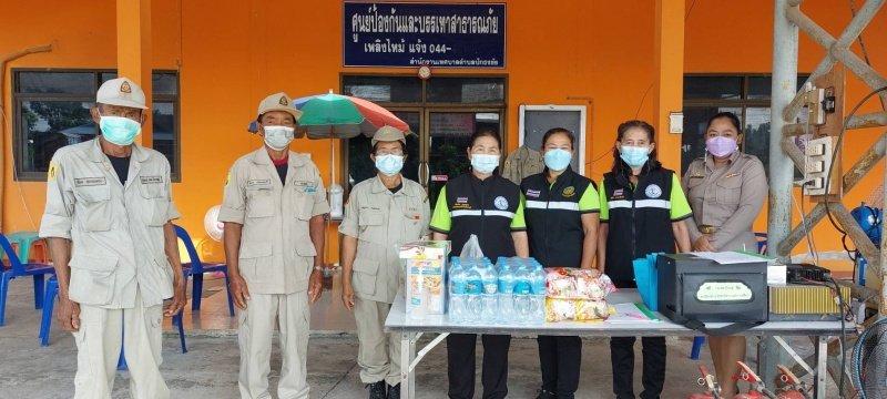 เทศบาลตำบลปักธงชัยตั้งจุดบริการประชาชน (ด่านชุมชน) ช่วงเทศกาลปีใหม่ 2565 วันที่ 29 ธันวาคม 2564 - 4 มกราคม 2565 เพื่อดูแลความปลอดภัยให้กับประชาชนในพื้นที่และผู้ใช้รถใช้ถนน ชีวิตวิถีใหม่ ขับขี่อยา่งปลอดภัย ไร้อุบัติเหตุ