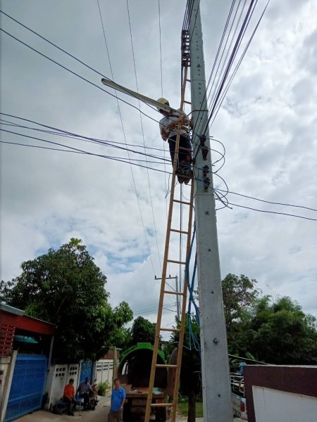 เทศบาลตำบลปักธงชัย ซ่อมแซม ติดตั้ง เพิ่มจุดไฟฟ้าสาธารณะหมู่บ้าน ประจำเดือนตุลาคม - ธันวาคม 2564