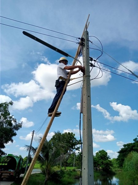 เทศบาลตำบลปักธงชัย ซ่อมแซม ติดตั้ง เพิ่มจุดไฟฟ้าสาธารณะหมู่บ้าน ประจำเดือนตุลาคม - ธันวาคม 2564