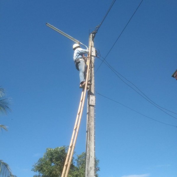 เทศบาลตำบลปักธงชัย ซ่อมแซม ติดตั้ง เพิ่มจุดไฟฟ้าสาธารณะหมู่บ้าน ประจำเดือนตุลาคม - ธันวาคม 2564