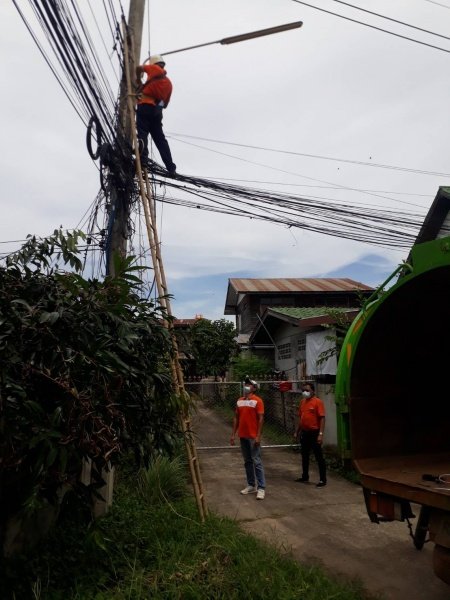 เทศบาลตำบลปักธงชัย ซ่อมแซม ติดตั้ง เพิ่มจุดไฟฟ้าสาธารณะหมู่บ้าน ประจำเดือนตุลาคม - ธันวาคม 2564