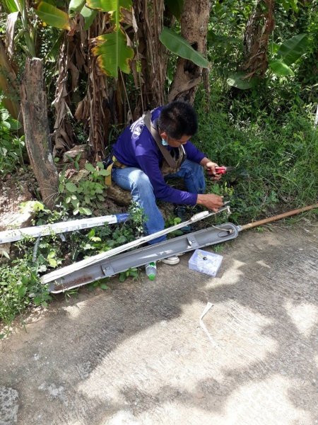 เทศบาลตำบลปักธงชัย ซ่อมแซม ติดตั้ง เพิ่มจุดไฟฟ้าสาธารณะหมู่บ้าน ประจำเดือนตุลาคม - ธันวาคม 2564