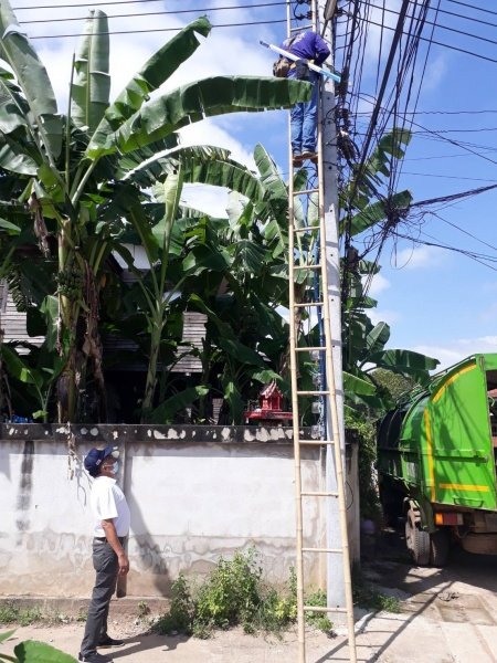 เทศบาลตำบลปักธงชัย ซ่อมแซม ติดตั้ง เพิ่มจุดไฟฟ้าสาธารณะหมู่บ้าน ประจำเดือนตุลาคม - ธันวาคม 2564