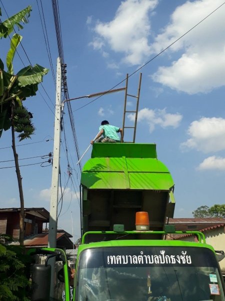 เทศบาลตำบลปักธงชัย ซ่อมแซม ติดตั้ง เพิ่มจุดไฟฟ้าสาธารณะหมู่บ้าน ประจำเดือนตุลาคม - ธันวาคม 2564