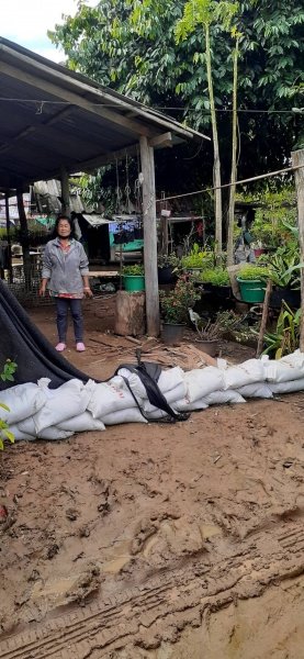 เทศบาลตำบลปักธงชัย โดยงานป้องกันและบรรเทาสาธารณภัย มอบถุงทรายเพื่อช่วยเหลือผู้ประสบภัยนำ้ท่วม ช่วงเดือนตุลาคม - เดือนธันวาคม 2565