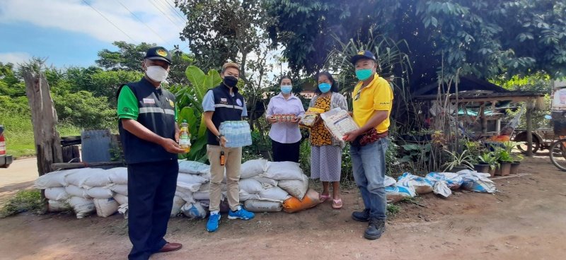 เทศบาลตำบลปักธงชัย โดยงานป้องกันและบรรเทาสาธารณภัย มอบถุงทรายเพื่อช่วยเหลือผู้ประสบภัยนำ้ท่วม ช่วงเดือนตุลาคม - เดือนธันวาคม 2565