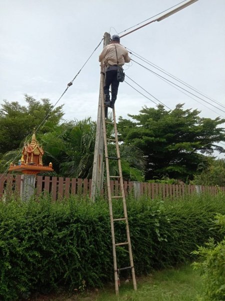 เทมศบาลตำบลปักธงชัย ซ่อม เพิ่มจุดไฟฟ้าสาธารระ ประจำเดือนกรกฎาคม - กันยายน 2564 ในเขตพื้นที่เทศบาลตำบลปักธงชัย