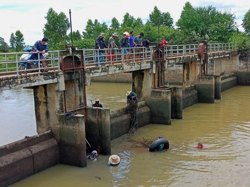 โครงการคลองสวยน้ำใสเทศบาลตำบลปักธงชัย ประจำปี พ.ศ. 2564 วันที่ 4 กันยายน 2564 ณ บ้านนาแค หมู่ที่ 4 ตำบลเมืองปัก อำเภอปักธงชัย จังหวัดนครราชสีมา