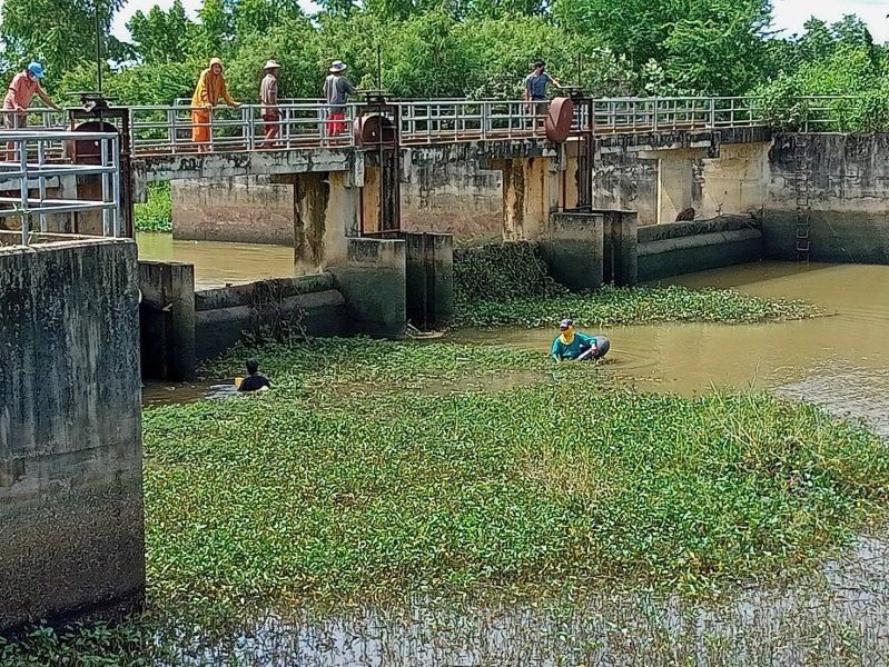 โครงการคลองสวยน้ำใสเทศบาลตำบลปักธงชัย ประจำปี พ.ศ. 2564 วันที่ 4 กันยายน 2564 ณ บ้านนาแค หมู่ที่ 4 ตำบลเมืองปัก อำเภอปักธงชัย จังหวัดนครราชสีมา