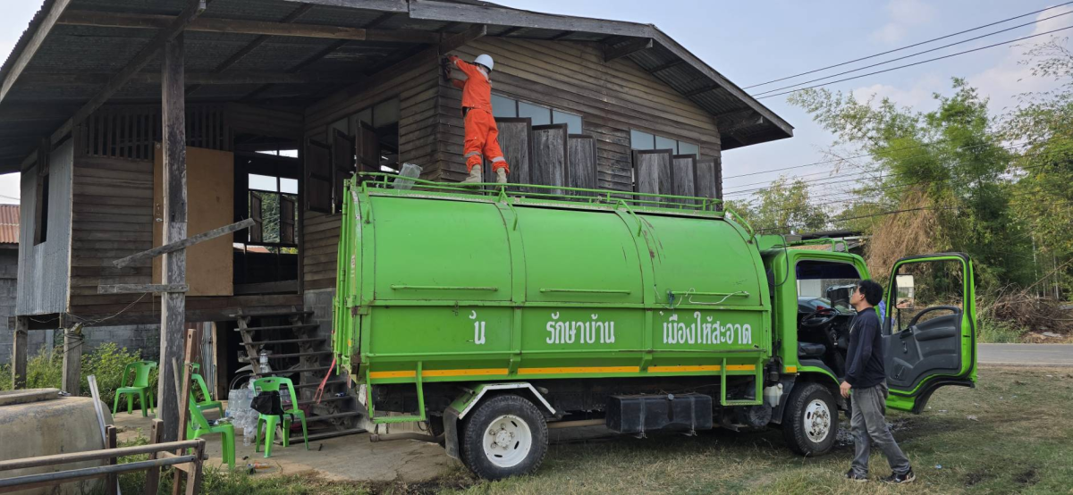 เทศบาลตำบลปักธงชัย ช่วยเหลือเบื้องต้น นางสาวทองสุข จอมจะโปะ ผู้ประสบอัคคีภัยบ้านเรือนได้รับความเสียหายทั้งหลัง