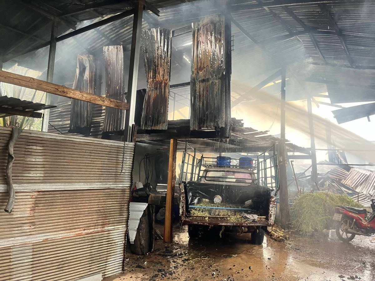 พิธีรับมอบสิ่งของในการดำรงชีพเบื้องต้นเพื่อบรรเทาความเดือดร้อนเฉพาะหน้า  แก่นางสาวทองสุข จอมจะโปะ ผู้ประสบอัคคีภัยบ้านเรือนได้รับความเสียหายทั้งหลัง