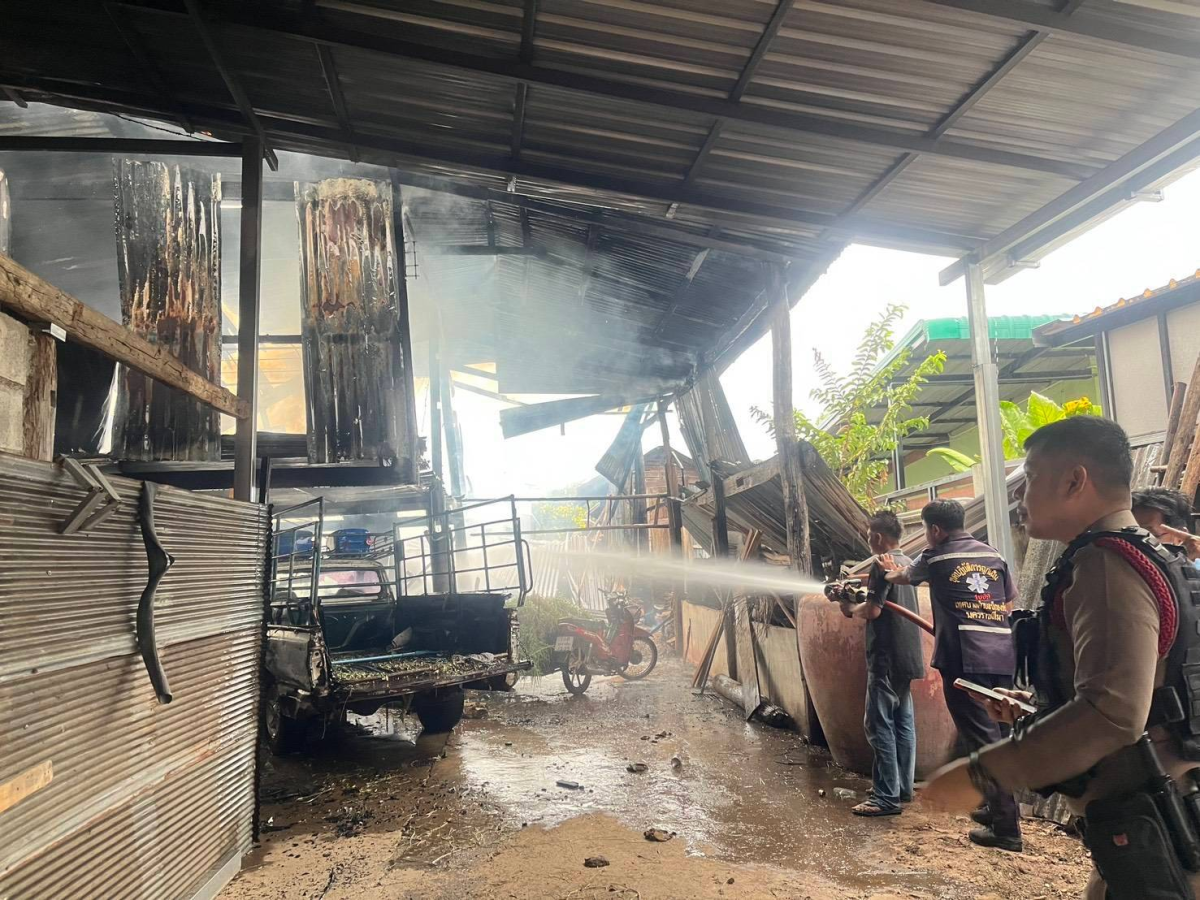 พิธีรับมอบสิ่งของในการดำรงชีพเบื้องต้นเพื่อบรรเทาความเดือดร้อนเฉพาะหน้า  แก่นางสาวทองสุข จอมจะโปะ ผู้ประสบอัคคีภัยบ้านเรือนได้รับความเสียหายทั้งหลัง