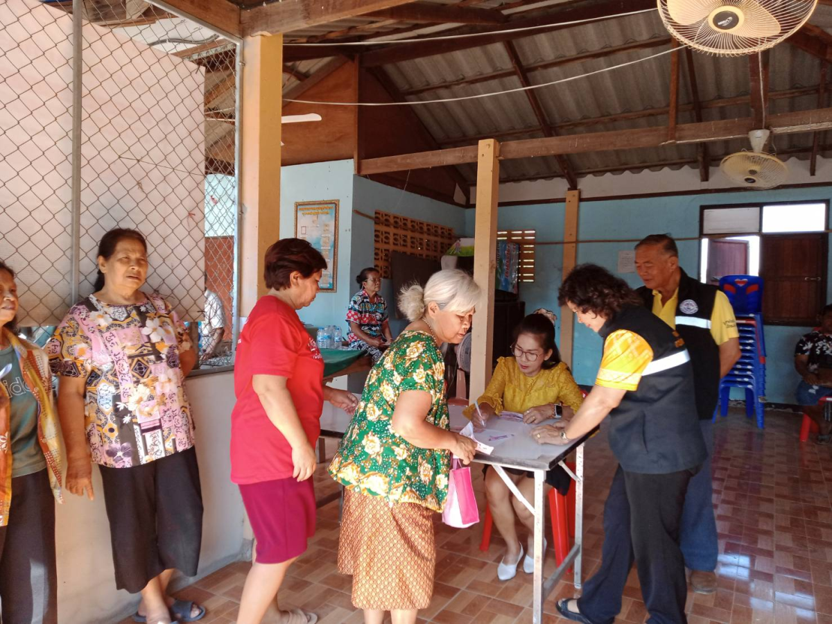 เทศบาลตำบลปักธงชัย ออกจ่ายเบี้ยยังชีพผู้สูงอายุ ผู้พิการ ผู้ป่วยฯ และบริการจัดเก็บค่าธรรมเนียมการเก็บขนขยะ ประจำเดือนมีนาคม 2568