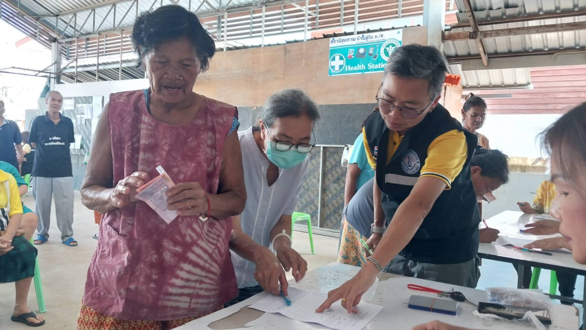 เทศบาลตำบลปักธงชัย ออกจ่ายเบี้ยยังชีพผู้สูงอายุ ผู้พิการ ผู้ป่วยฯ และบริการจัดเก็บค่าธรรมเนียมการเก็บขนขยะ ประจำเดือนมีนาคม 2568