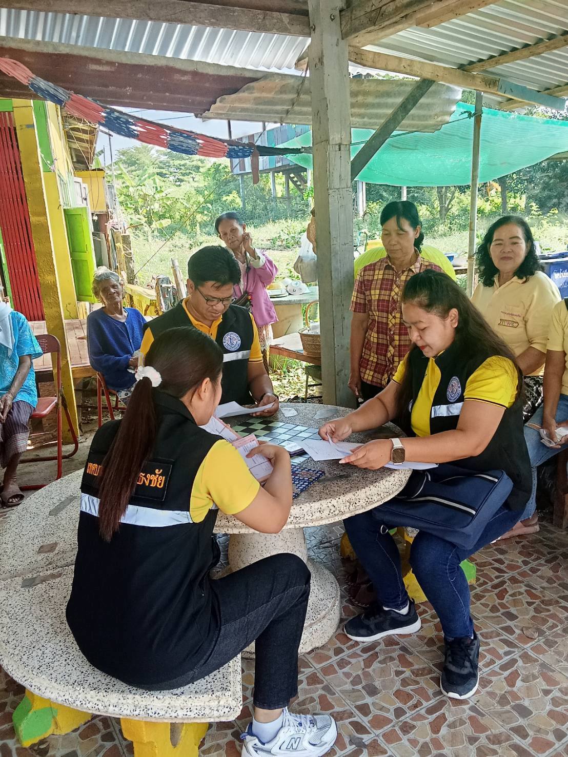 เทศบาลตำบลปักธงชัย ออกจ่ายเบี้ยยังชีพผู้สูงอายุ ผู้พิการ ผู้ป่วยฯ และบริการจัดเก็บค่าธรรมเนียมการเก็บขนขยะ ประจำเดือนมีนาคม 2568