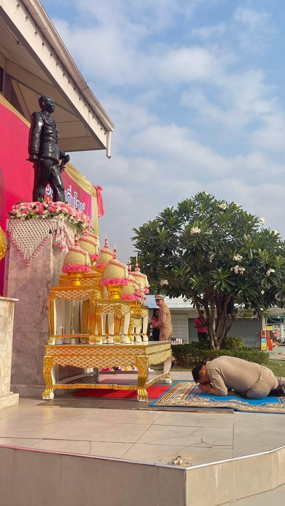 เทศบาลตำบลปักธงชัยร่วมพิธีถวายราชสักการะและกล่าวถวายราชสดุดี พระบาทสมเด็จพระจุลจอมเกล้าเจ้าอยู่หัว เนื่องในวันท้องถิ่นไทย ประจำปี 2568 ณ บริเวณลานพระบรมราชานุสาวรีย์ พระบาทสมเด็จพระจุลจอมเกล้าเจ้าอยู่หัว วันอังคารที่ 18 มีนาคม 2568