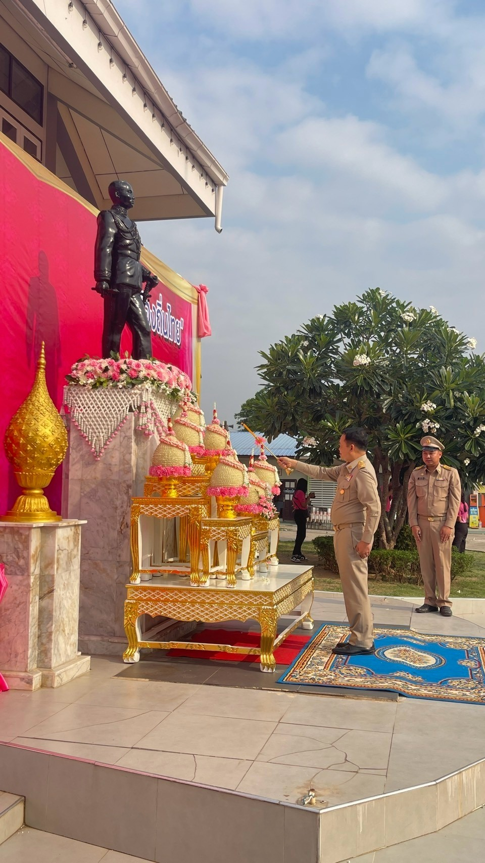 เทศบาลตำบลปักธงชัยร่วมพิธีถวายราชสักการะและกล่าวถวายราชสดุดี พระบาทสมเด็จพระจุลจอมเกล้าเจ้าอยู่หัว เนื่องในวันท้องถิ่นไทย ประจำปี 2568 ณ บริเวณลานพระบรมราชานุสาวรีย์ พระบาทสมเด็จพระจุลจอมเกล้าเจ้าอยู่หัว วันอังคารที่ 18 มีนาคม 2568
