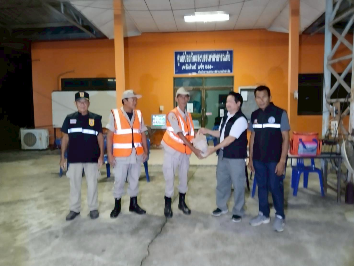 เทศบาลตำบลปักธงชัย ตั้งจุดบริการประชาชน (ด่านชุมชน) ช่วงเทศกาลสงกรานต์ เพื่อดูแลความปลอดภัยให้กับประชาชน ระหว่างวันที่ 11 เมษายน - 17 เมษายน 2568