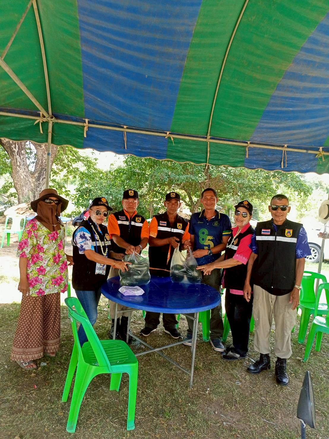 เทศบาลตำบลปักธงชัย ตั้งจุดบริการประชาชน (ด่านชุมชน) ช่วงเทศกาลสงกรานต์ เพื่อดูแลความปลอดภัยให้กับประชาชน ระหว่างวันที่ 11 เมษายน - 17 เมษายน 2568