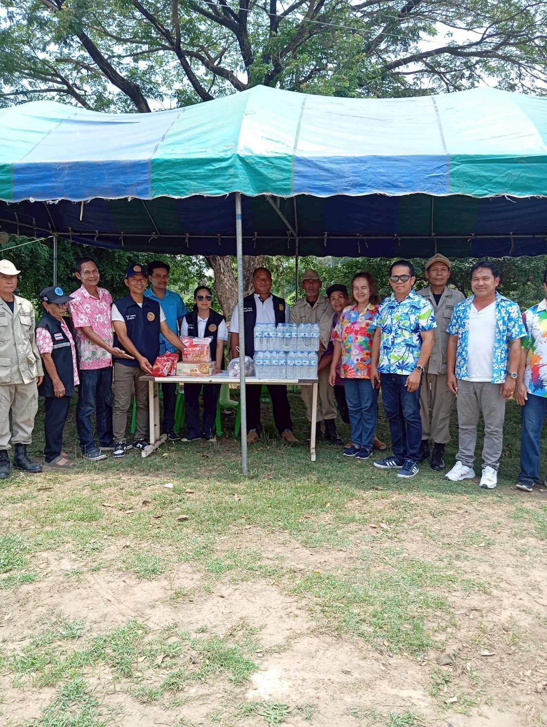 เทศบาลตำบลปักธงชัย ตั้งจุดบริการประชาชน (ด่านชุมชน) ช่วงเทศกาลสงกรานต์ เพื่อดูแลความปลอดภัยให้กับประชาชน ระหว่างวันที่ 11 เมษายน - 17 เมษายน 2568